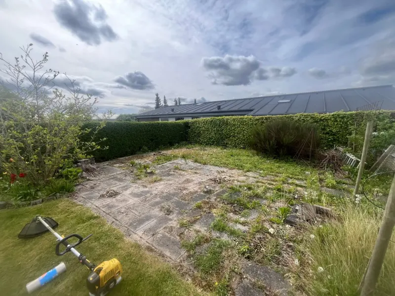 Før: Terrassen skuret ren igen